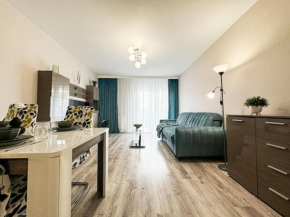 Stylish Apartment - Balcony, Church Views, Parking! Tram